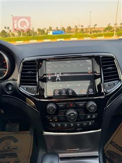 جیپ گراند شیرۆکی